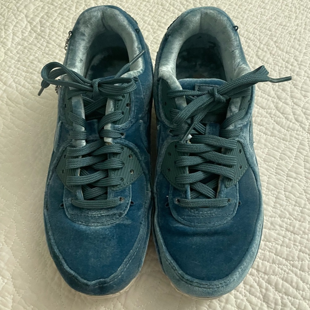 Women’s Blue Velvet 2021 Nike Air Max 90s “Lucky Charms” US 8